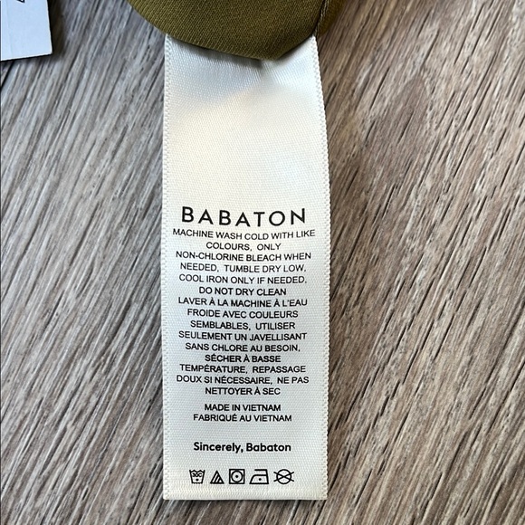 Babaton Olive Long Sleeve V-Neck Top new with tag - Picture 6 of 7